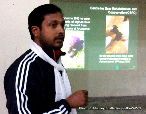 Dr. Jahan Ahmed, Project Lead of CBRC, IFAW-WTI interacting with the participants during the awarness meeting on 15th Decemeber 2015.Photo: Subhamoy Bhattacharjee/IFAW-WTI